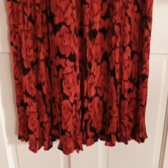 Red and black sleeveless maxi dress, Size M - Picture 3 of 9